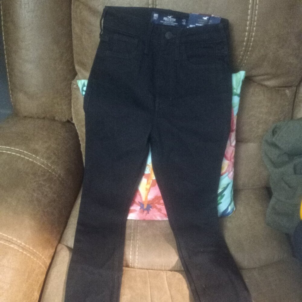Hollister jeans. ......23 x 26